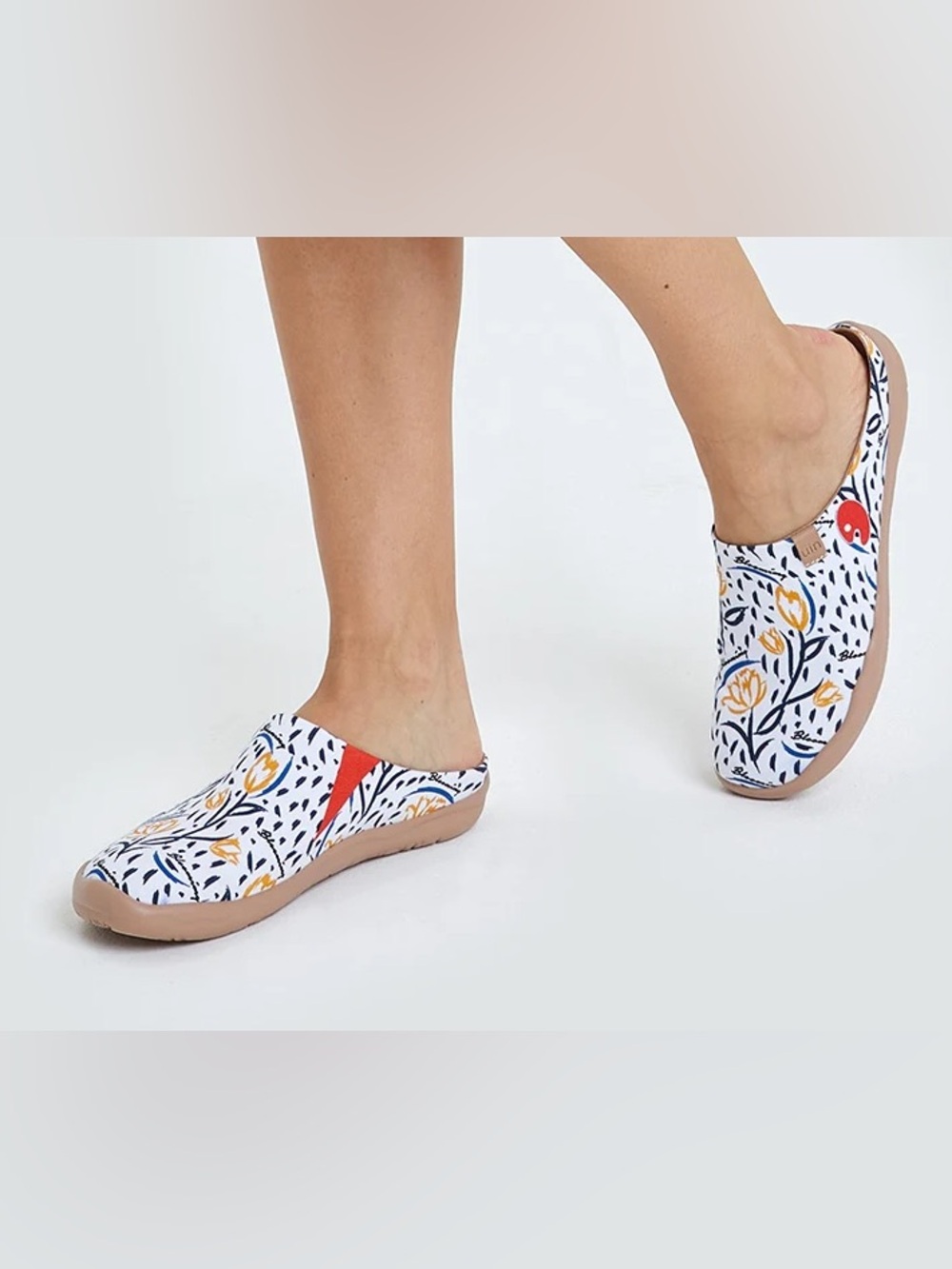 UIN Women’s Art Painted Travel Slip On Shoes Tulip in May Size 5.5